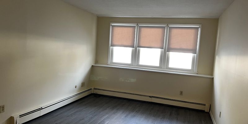 Leominster Apartment: 73 Manchester St