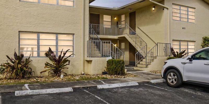 Coconut Creek Apartment: 461 Sunshine Dr