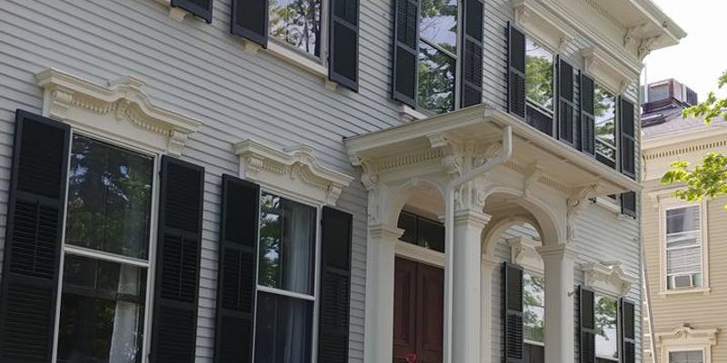 Portsmouth Apartment: 425 Middle Street