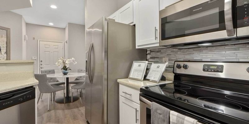 Houston Apartment: 773 Holmes Rd