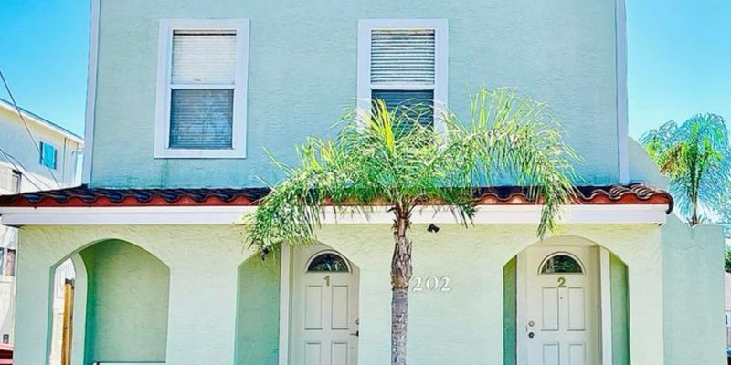 Daytona Beach House: 202 Harvey ave