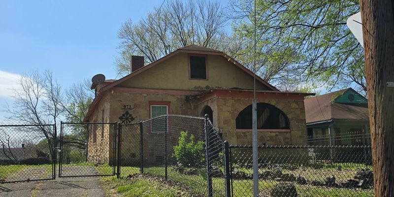 Memphis House: 973 DORIS