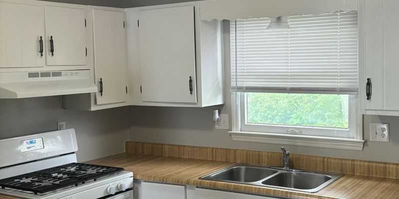 Bristol Apartment: 753 Bluff City Hwy