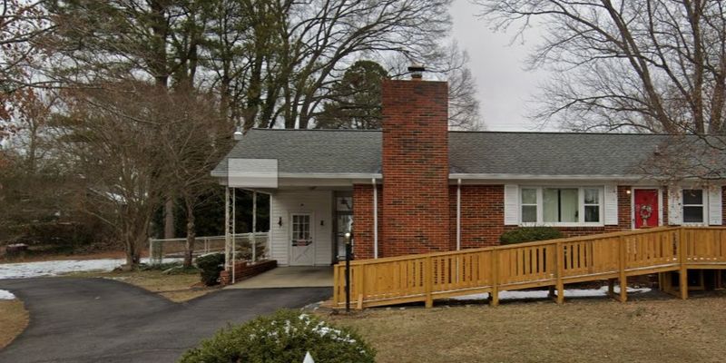 North Chesterfield House: 3030 Dulwich Dr