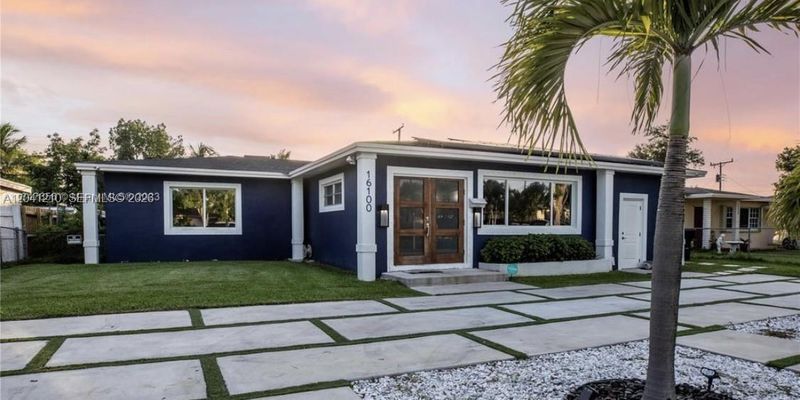 North Miami Beach House: 16100 NE 9th Ct