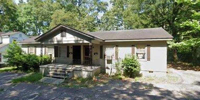 Ozark Apartment: 134 Dowling Ave
