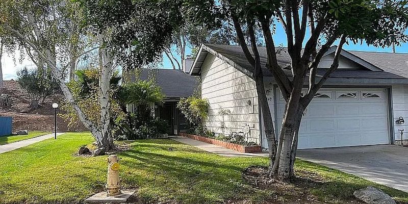 Escondido House: 1149 Carrotwood Glen