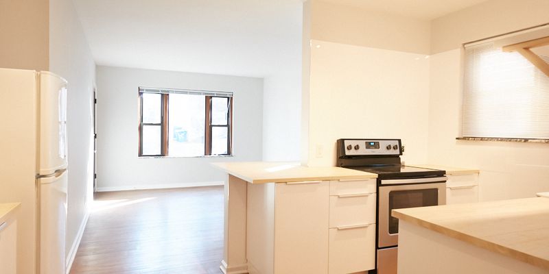 Clayton Apartment: 909 Concordia Lane