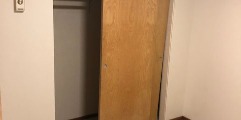 IMG_4012 bedroom 1 closet.jpg