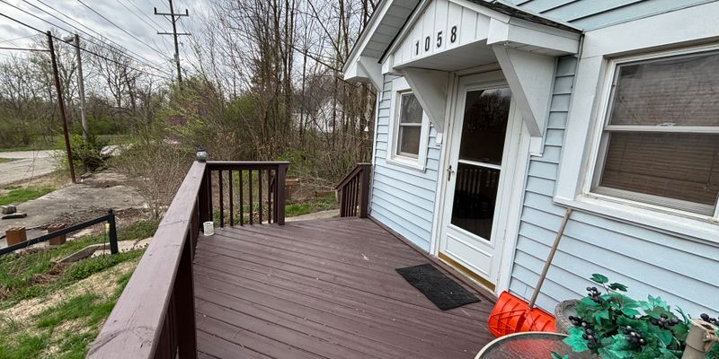 West Terre Haute House: 1058 US-150