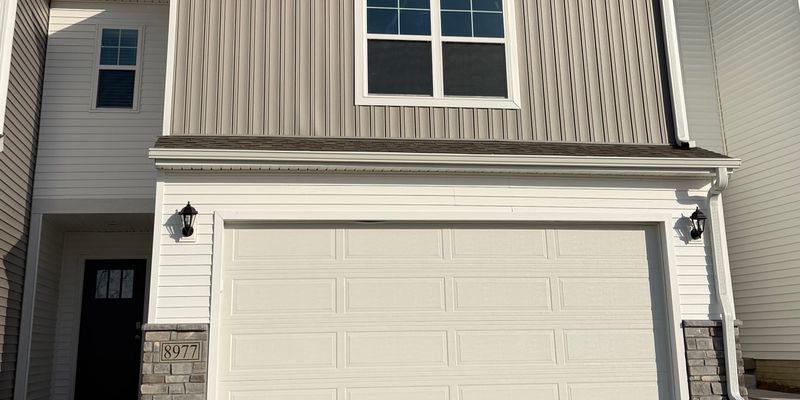 Bennington House: 8977 N 167th St