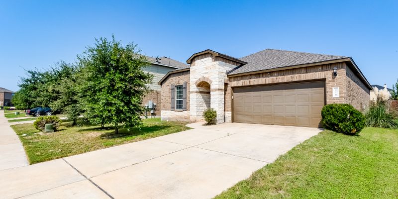 Leander House: 216 Golden Butterfly Dr