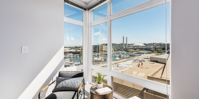 Tacoma Apartment: 1705 Dock St