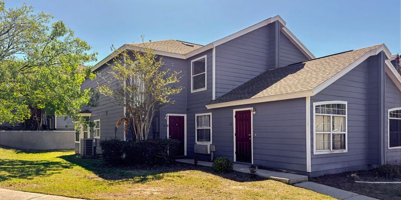 Davenport Multiplex: 536 Caribbean Dr