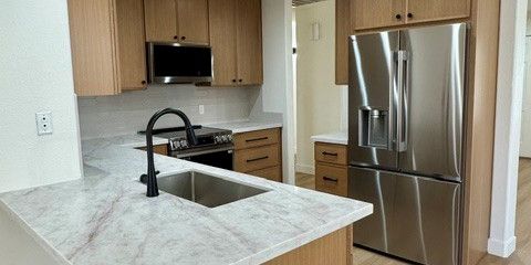 Kitchen Counter.jpg