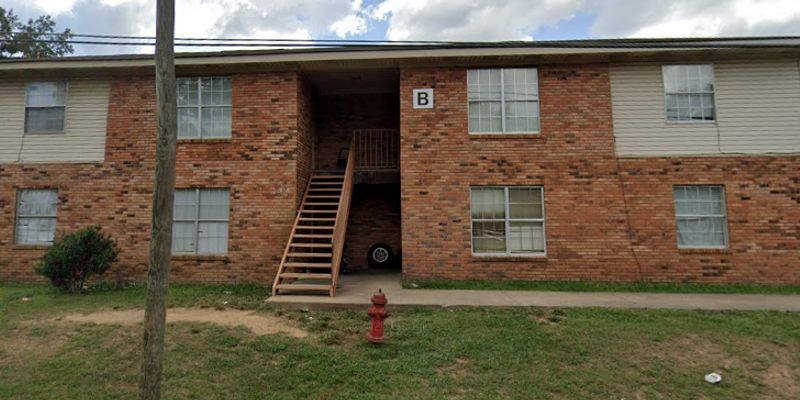 Natchez Apartment: 576 Lower Woodville Rd