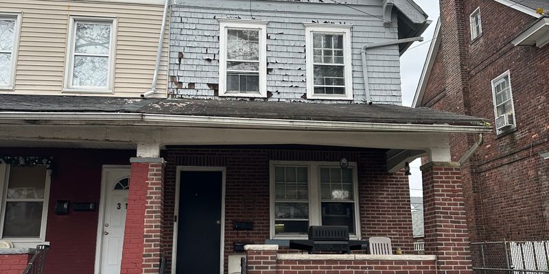 Trenton Apartment: 318 Ardmore Avenue