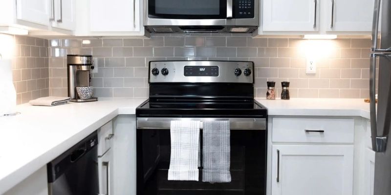 Houston Apartment: 2698 Briar Ridge Dr