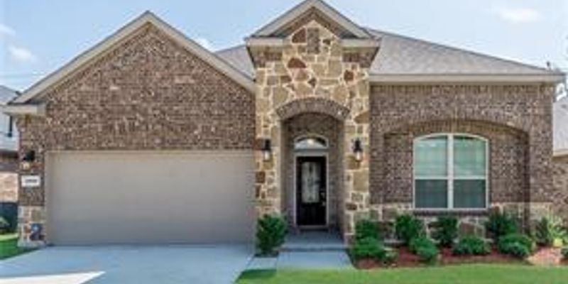 Little Elm House: 1605 Lake Pine Dr