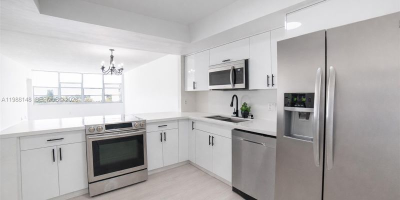 North Miami Beach Apartment: 1351 NE Miami Gardens Dr