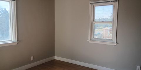 bedroom 4.JPG