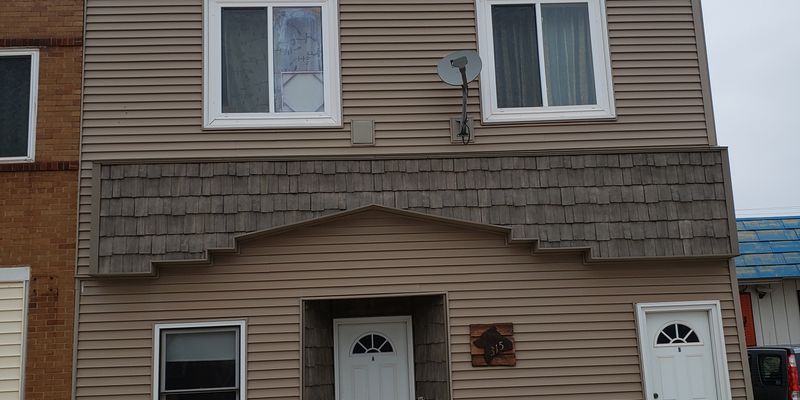 Bovey Apartment: 315 2nd St