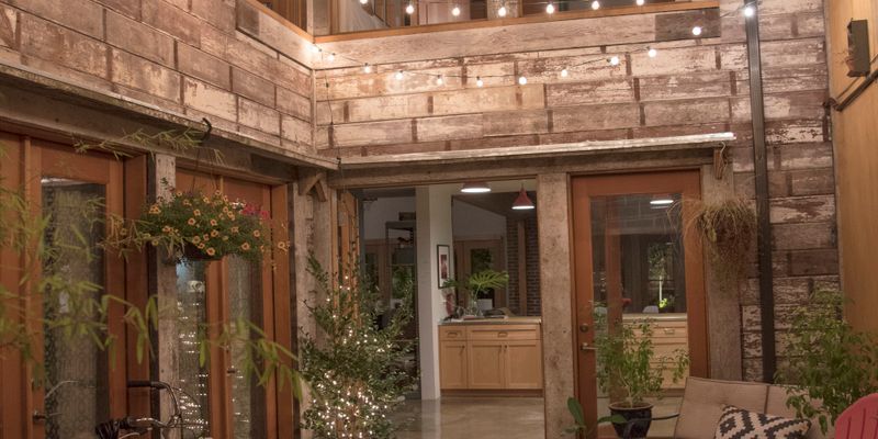 Portland Apartment: 3450 SE Alder St