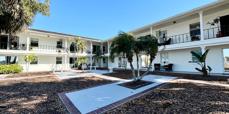 Tarpon Springs Apartment: 105 S Spring Blvd