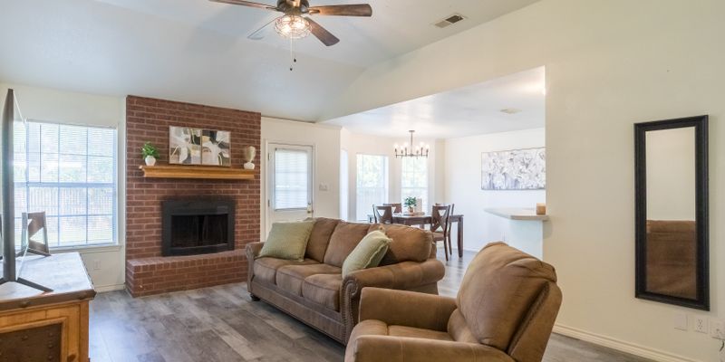 Abilene House: 2634 Bishop Rd