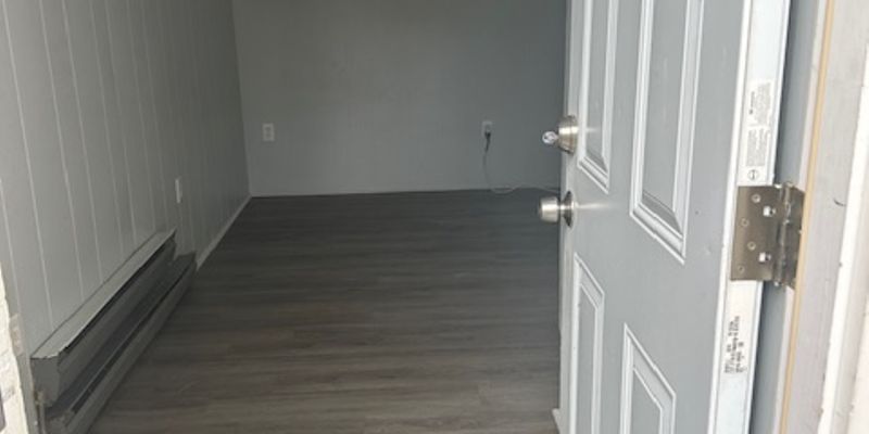 Hemlock Apartment: 4656 N Main St