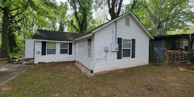 Atlanta House: 2940 Grand Avenue