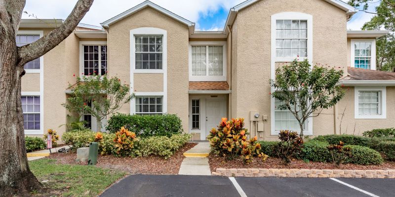Palm Harbor House: 2241 Andover Cir