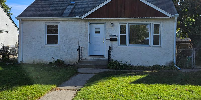 Minneapolis House: 5010 N Sheridan Ave