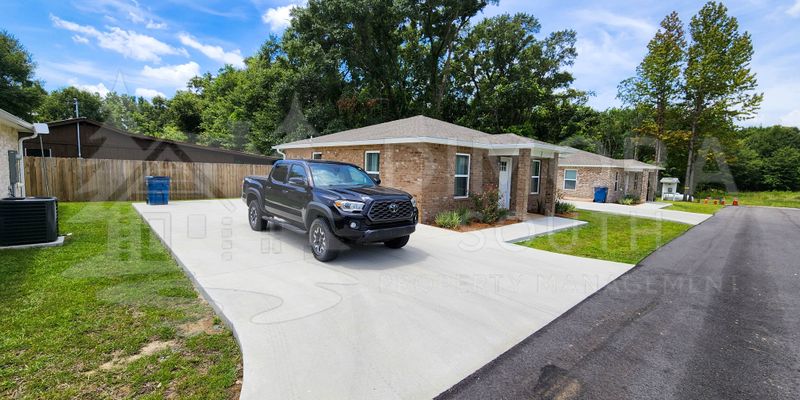 Atmore House: 130 East Ave