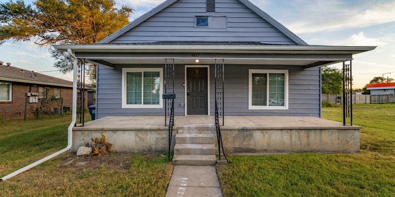 Hutchinson House: 407 W 6th Ave