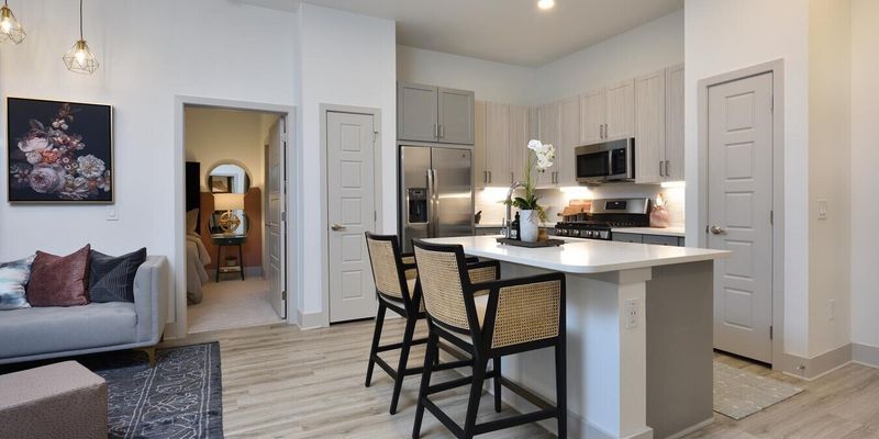 Houston Apartment: 3400 W Alabama St