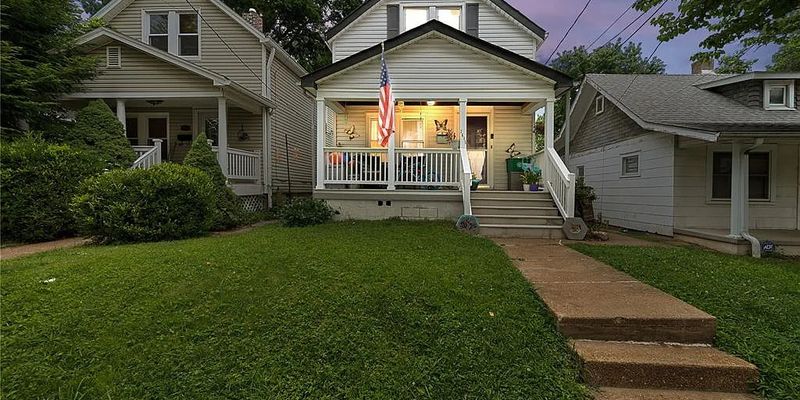 St. Louis House: 7615 St Jerome Ln
