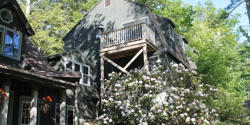 Meredith House: 1 Canal St