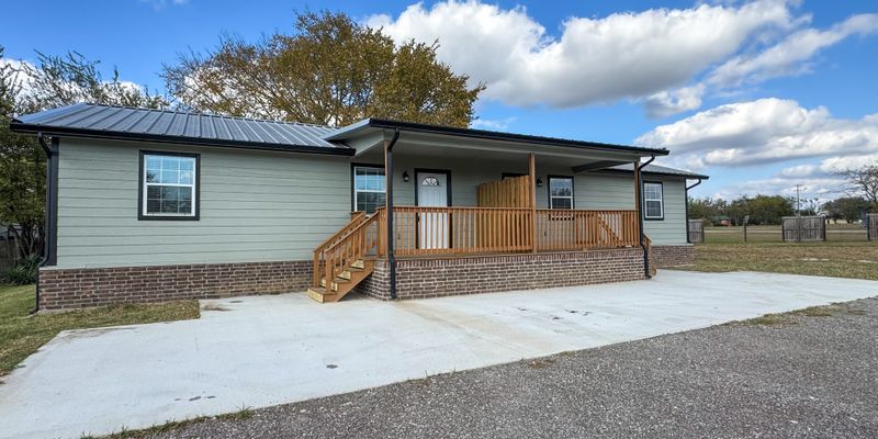 Point Multiplex: 216 Smith Circle