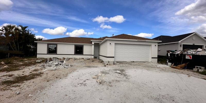 Cape Coral House: 1415 NE 15th St