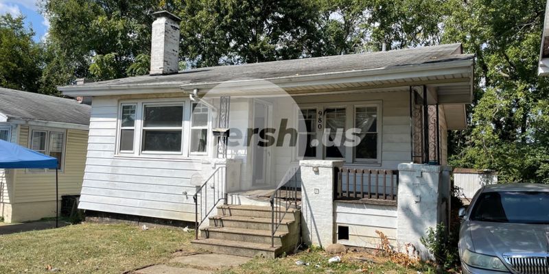 Decatur House: 980 W William St