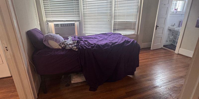 Columbia Apartment: 1814 Greene St