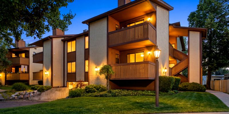 Cottonwood Heights Apartment: 6834 Countrywoods Cir