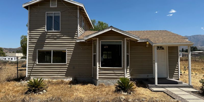 Cherry Valley House: 39334 Cherry Valley Blvd