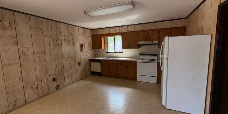 Leesville Apartment: 347 Watson Rd