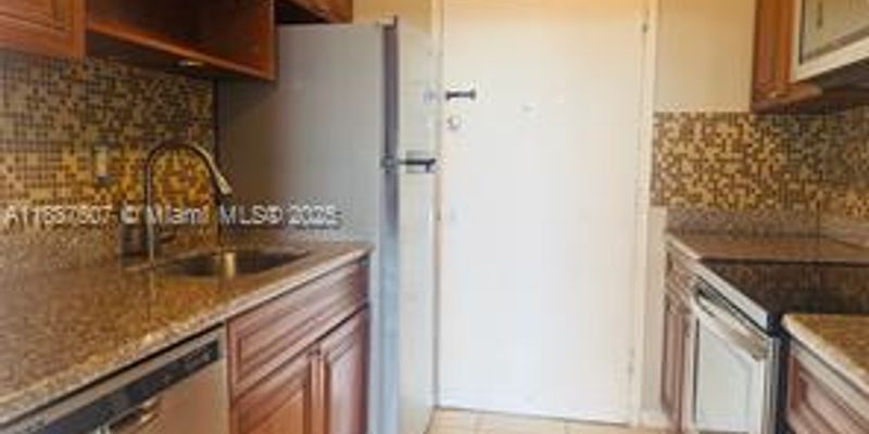 North Miami House: 2000 NE 135th St # 403