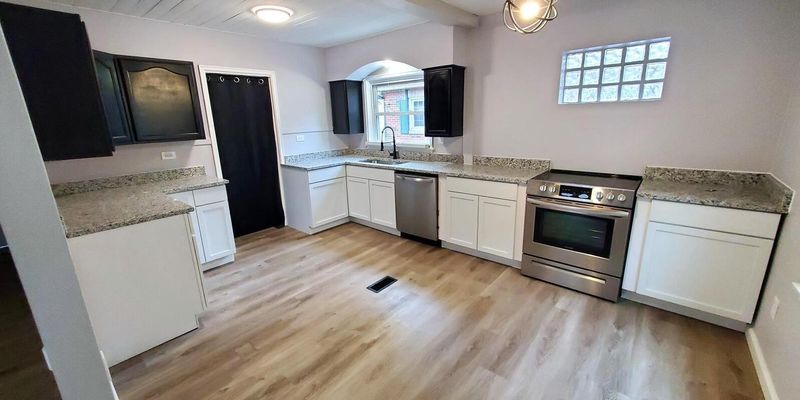 Granite City House: 2634 Benton St