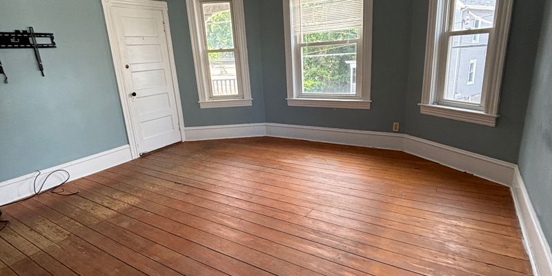 Fall River Apartment: 80 Hood St