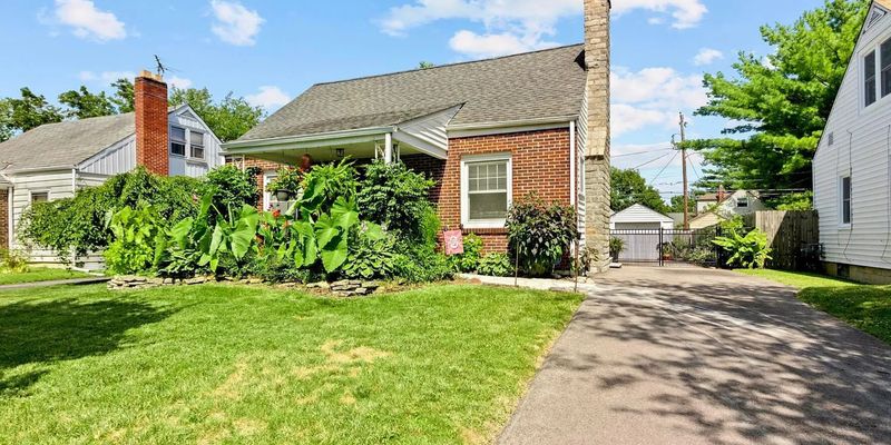 Columbus House: 170 Letchworth Ave