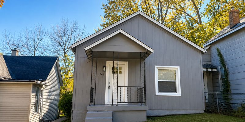 Leavenworth House: 741 Walnut St
